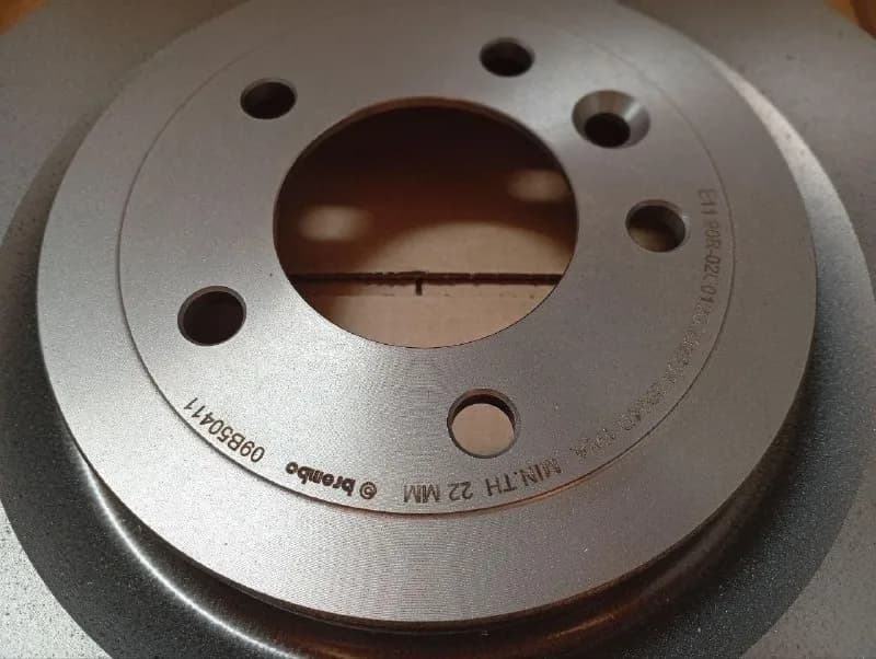 BREMBO Диски тормозные задние на Land Rover — Батуми — 700 ₾