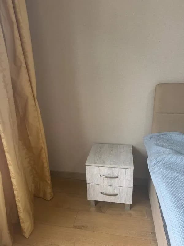 Две тумбочки — Батуми — 200 ₾