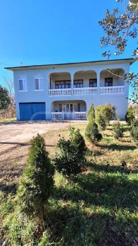 3+1 (первый этаж с отдельным входом) — Батуми — 950 $