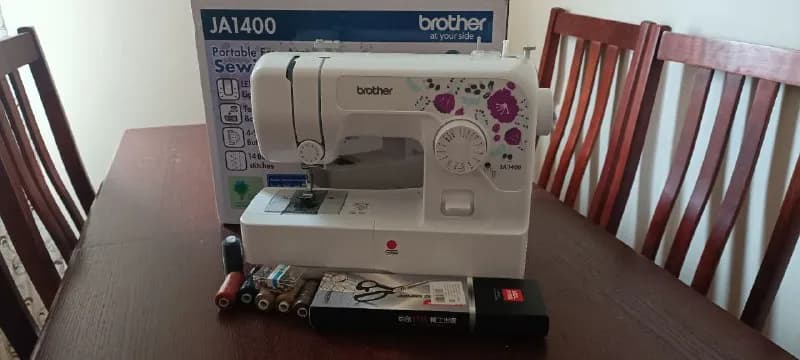 brother JA1400, все работает, почти новая, в придачу отдам паралон, швейные ножницы и всякую мелоч — Ереван
