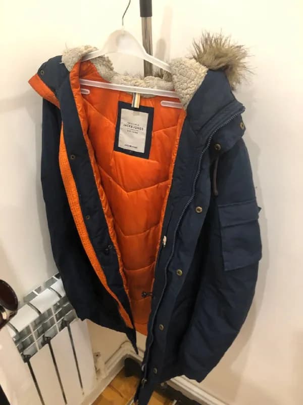 JACK & JONES. Ношенная, но состояние хорошее, ничего не порвано. Нужно застирать и отличная куртка д — Ереван — 20 000 ֏