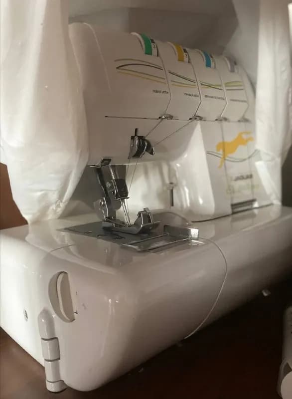 Janome J925s и оверлок Jaguar ELl649 pro, б/у очень редко, в отличном состоянии. Вместе 140 000др, о — Ереван
