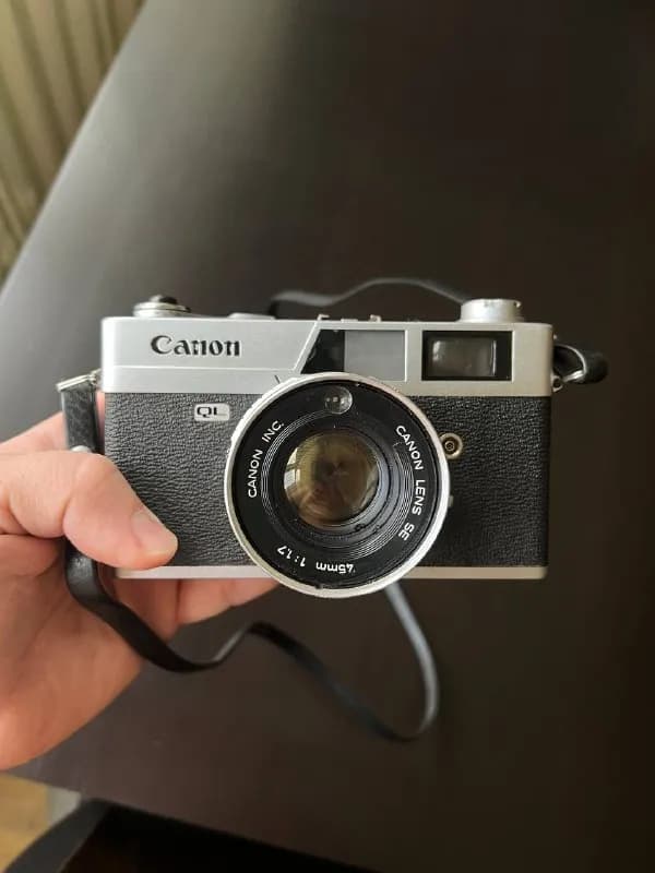 35 мм фотоаппарат canon ql 17 полностью рабочий со следами эксплуатации. Объектив 45 мм 1.7. Снял на н — Ереван — 70 000 ֏
