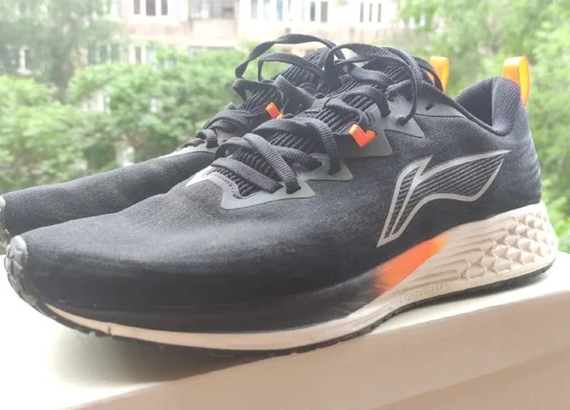 Li-ning (официальный поставщик спортивной одежды и экипировки для олимпийской сборной КНР), 45 (скор — Ереван — 50 $