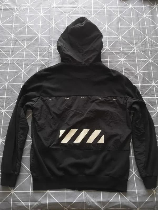 OFF-WHITE, оделась пару раз, реальный размер где-то между M и L, 50лари — Батуми — 50 ₾