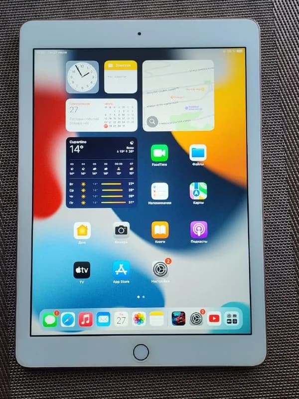 iPad 6 поколения 2018 — 32GB WI-FI, состояние очень хорошее на экране защитная плёнка, заряд держит — Тбилиси — 250 ₾