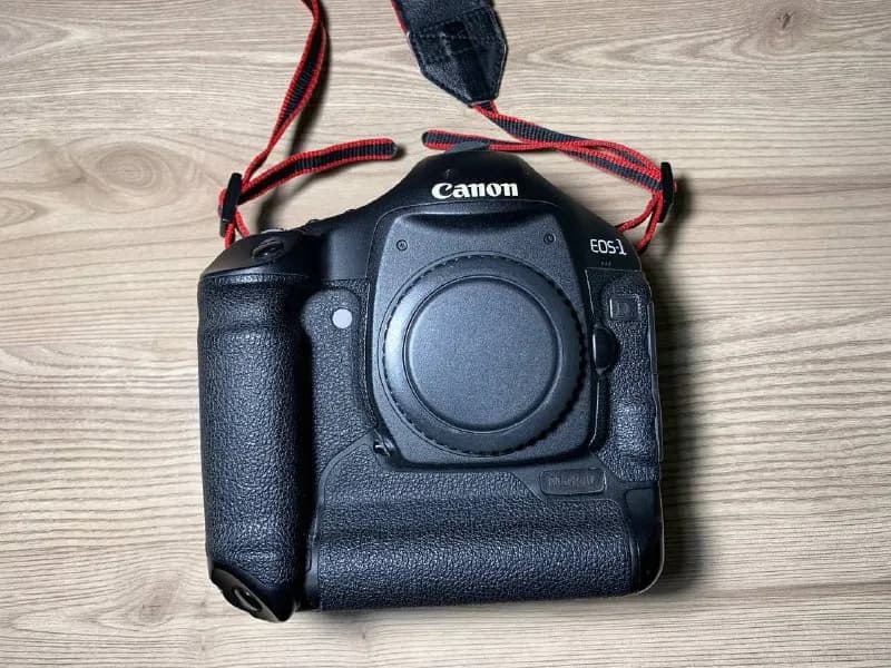 Canon EOS 1D Mark IV Digital SLR Black + EF 70-200 F4 L + EF 50 mm STM — Ереван — 500 000 ֏