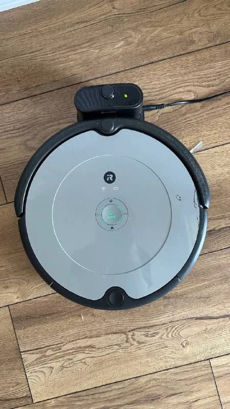iRobot Roomba 698 в хорошем рабочем состоянии. Оригинальный бренд iRobot. — Тбилиси — 550 ₾