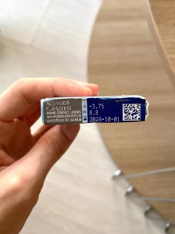 ACUVUE Oasys with HydraClear Plus — Тбилиси — 60 ₾