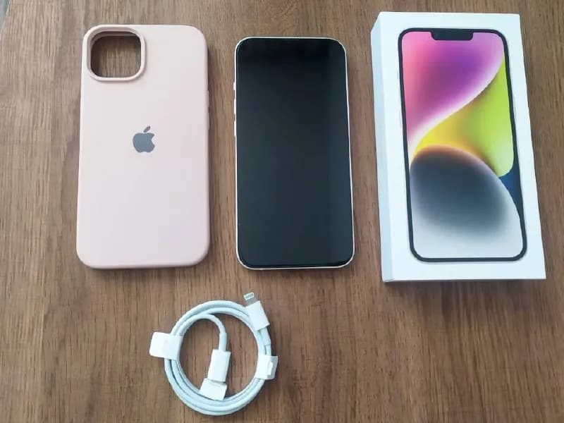 iPhone 14, 128 Gb, starlight. Использовался несколько дней, покупала в магазине iSpace, есть чек. Пр — Ереван — 330,000 ₽