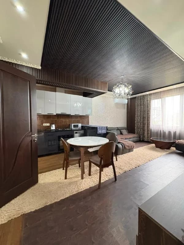 2+1 У АЭРОПОРТА БАТУМИ — $900 — Батуми — 900 $