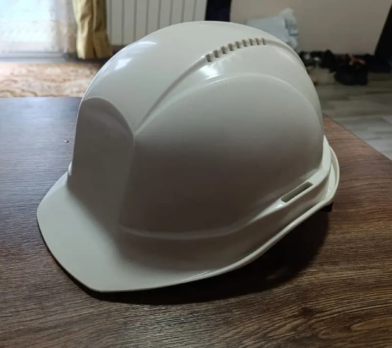 Строительная каска новая — Батуми — 10 ₾
