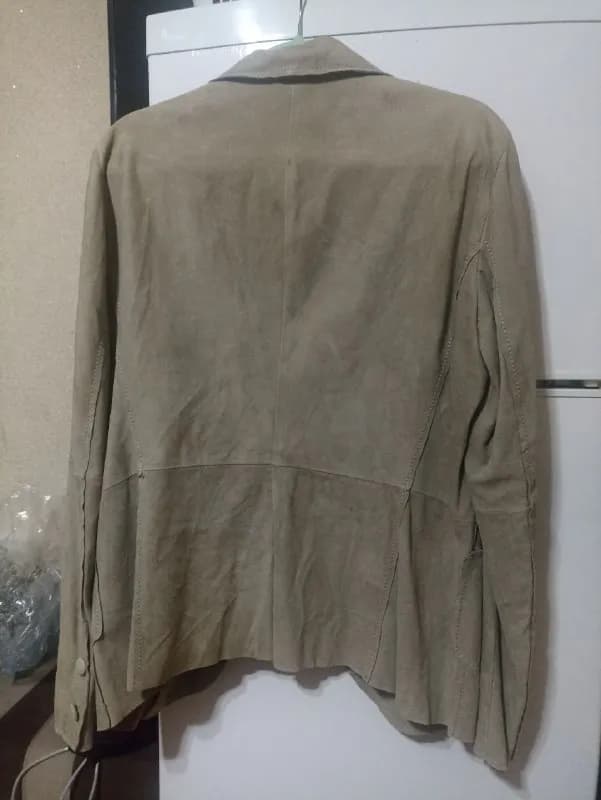 48, между M и L. — Батуми — 120 ₾