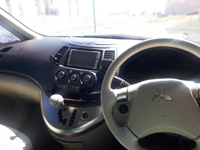 Mitsubishi Grandis — Ереван — 6 300 $