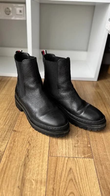 Tommy Hilfiger — Батуми — 100 ₾