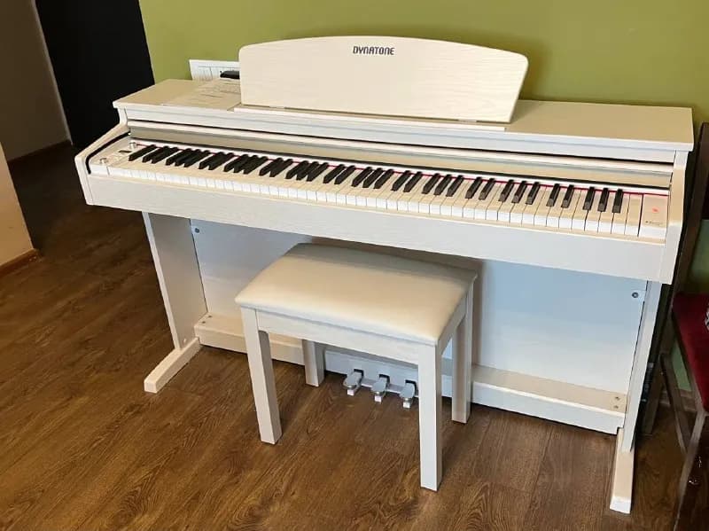 88 клавиш DYNATONE SLP-175 в идеальном состоянии за 420.000 драм. Пуфик и наушники в комплекте, все — Ереван — 420 000 ֏