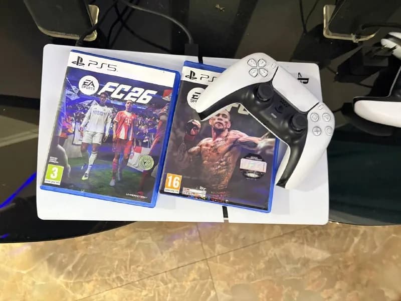 2400 GEL 1 console and this 2 games come with it — Батуми — 2 400 ₾