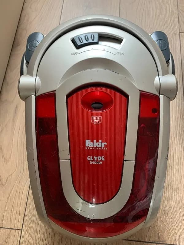 Fakir, 2400W, контейнерный, в рабочем состоянии.Цена 140 лари. — Батуми — 140 ₾