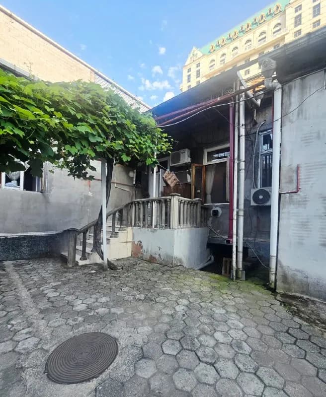 80 кв.м) 3х комнатную квартиру со всеми удобствами. — Батуми — 700 $
