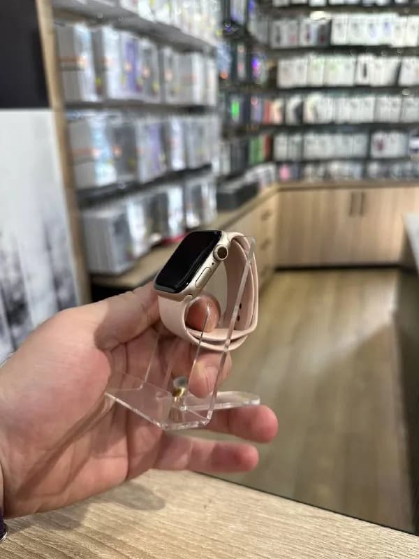 Apple watch 5/40 с коробкой и зарядным устройством в отличном состоянии. 60000 драм — Ереван — 60,000 ֏