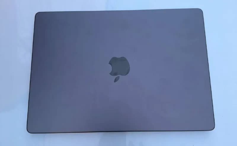 MacBook Pro 14 дюймов, чип M4, 16 ГБ ОЗУ, SSD 512 ГБ, 2024 цвет — черный. — Тбилиси — 4 000 ₾