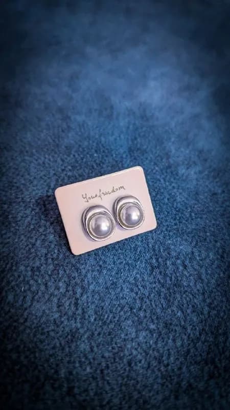 Серьги-гвоздики с жемчугом, серебро 925 — Тбилиси — 35 ₾