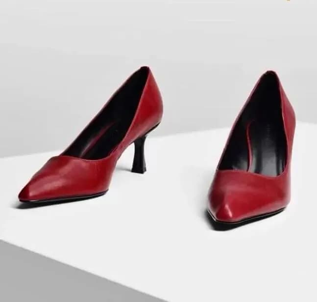 Charles & Keith (36 р.) новые с небольшим дефектом. Цена договорная. — Ереван