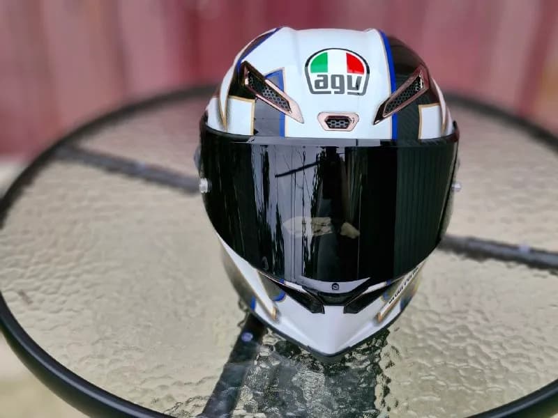 agv pista gp rr world title цена нового 3500 лари продаю за 1000 спешу — Батуми — 3 500 ₾