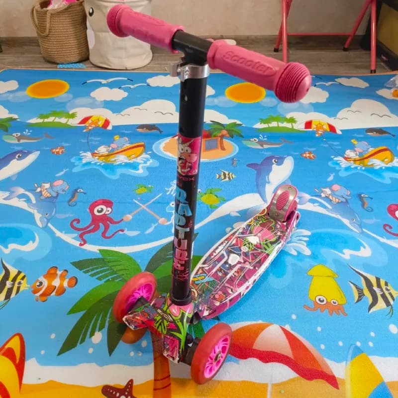scooter (нужно руль починить, фиксатор высоты) — Тбилиси — 40 ₾
