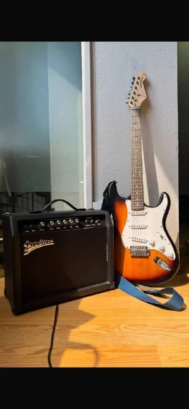 Fender Stratocaster + усилитель Behringer TG-30 — 800 GEL — Тбилиси — 800 ₾