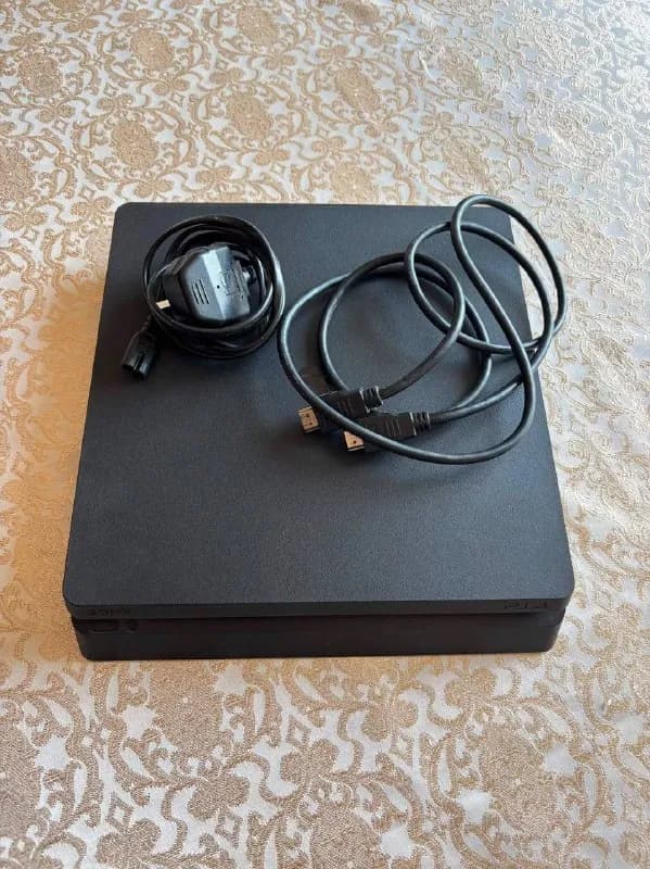 PlayStation 4 Slim — Тбилиси — 450 ₾