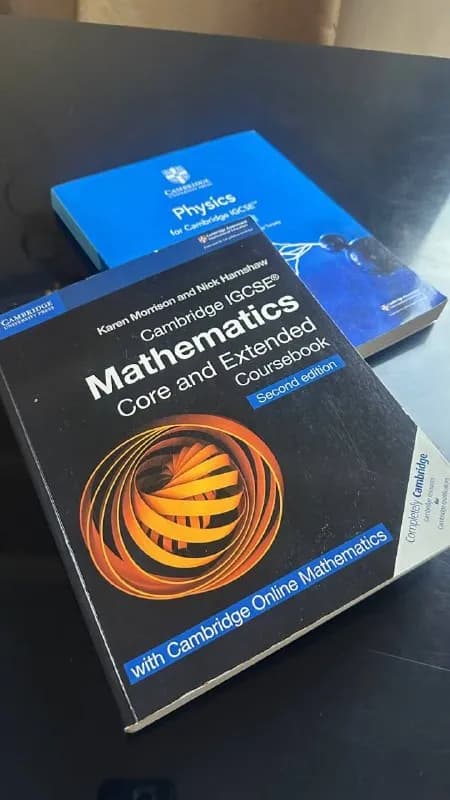 Cambridge IGCSE по физике и математике — в хорошем состоянии — Тбилиси — 25 ₾