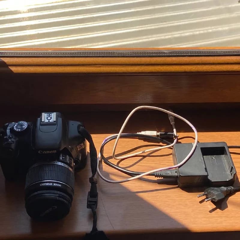 canon 550d в хорошем состоянии, в комплекте sd card на 16 гб, зарядник и сам аккумулятор, ремешок, и — Ереван — 50 ₽
