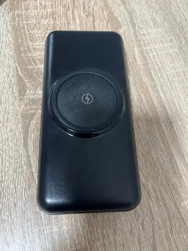 30000mAh, внешний аккумулятор с беспроводной зарядкой для iPhone и Android, 50 лари — Батуми — 50 ₾