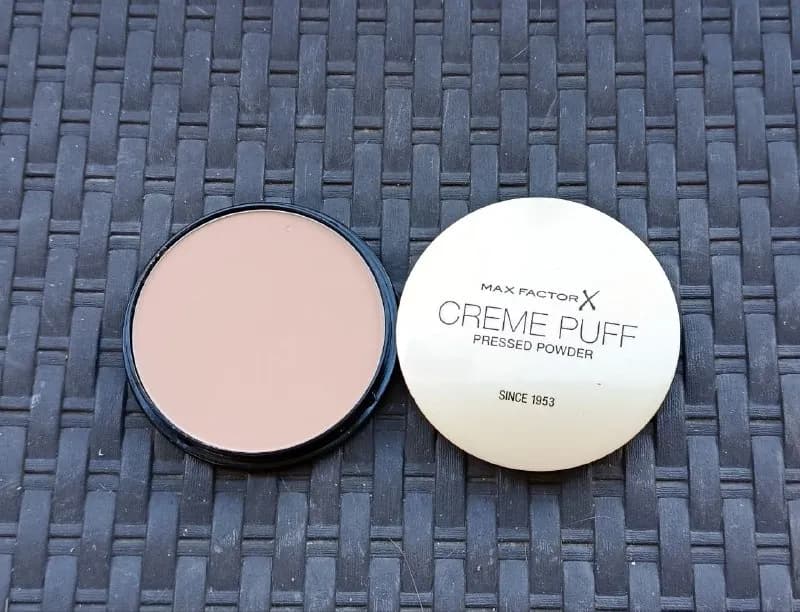 Пудра Max Factor, вкладыши Push up, кошелек, книга — Батуми — 15 ₾
