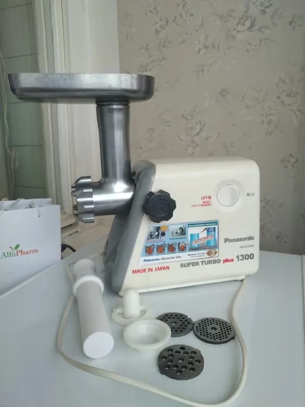 Panasonic MK-MG1300. Мощность — 1300 Вт, загрузочный лоток металлический, в эксплуатации была мало, — Ереван — 15 000 ₽