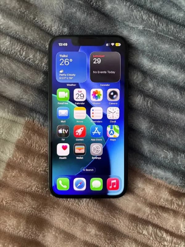 iPhone 13 mini 128Gb. В ремонте не был. Не вскрывался. Все функции работают отлично. Батарея 78% — Тбилиси — 500 ₾