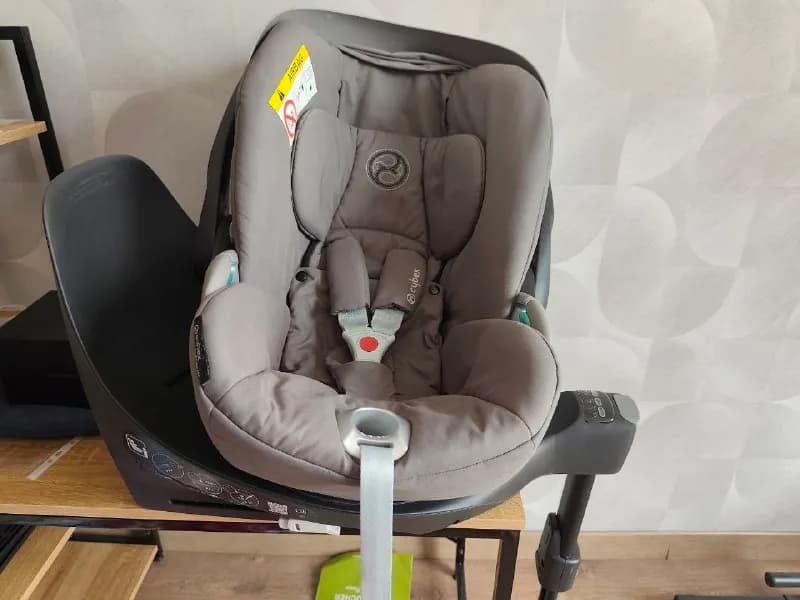 0-13кг с поворотной базой isofix, вкладыш для новорожденного, переходники для установки на коляску c — Тбилиси — 900 ₾
