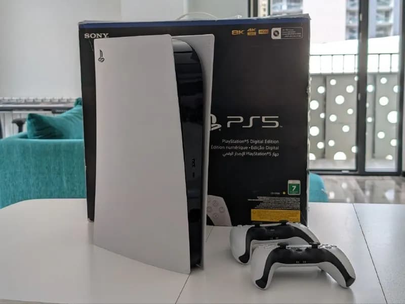 PlayStation 5 с двумя геймпадами — Тбилиси — 1 100 ₾