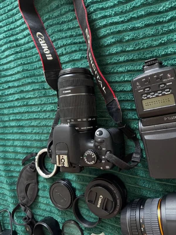 Canon EOS 550D + 4 объектива + вспышка + аксессуары + фоторюкзак — Батуми — 1 000 ₾