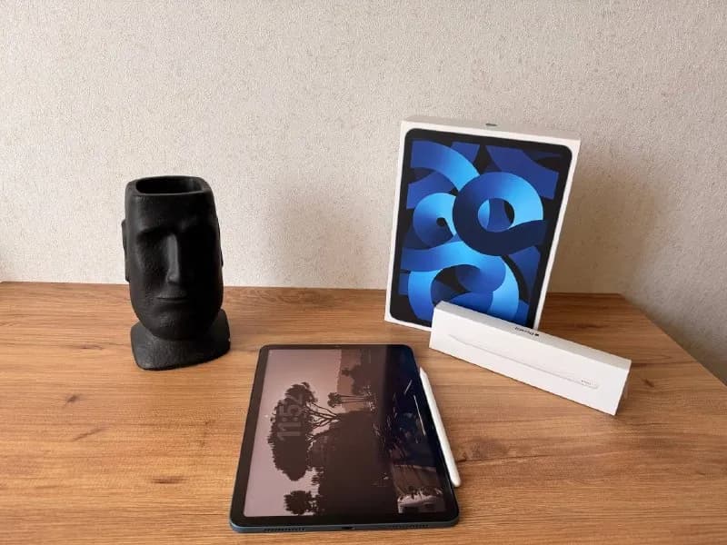iPad Air (5th generation) Wi-Fi 64 GB + Pencil (2nd generation) — Батуми — 450 $