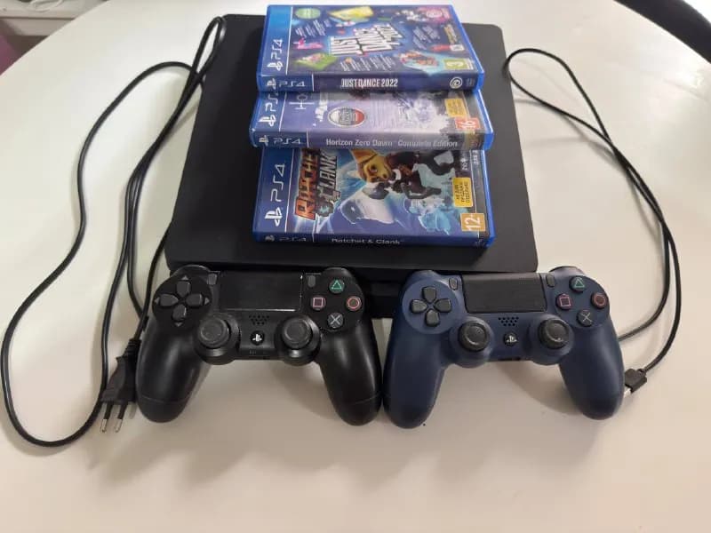 Sony PlayStation 4 Slim на 1ТБ (PS4 Slim) 🎮 — Батуми — 520 ₾