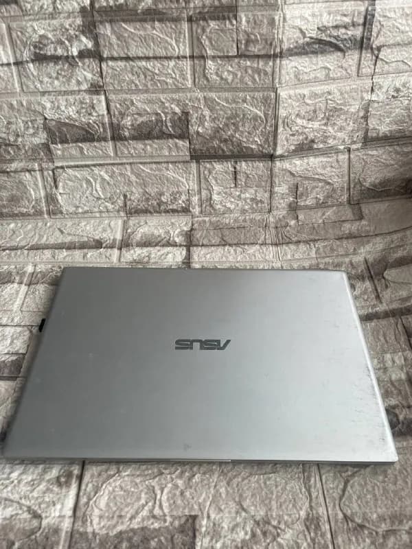 ASUS VivoBook 14 — очень быстрый и лёгкий ультрабук — Тбилиси — 380 ₾