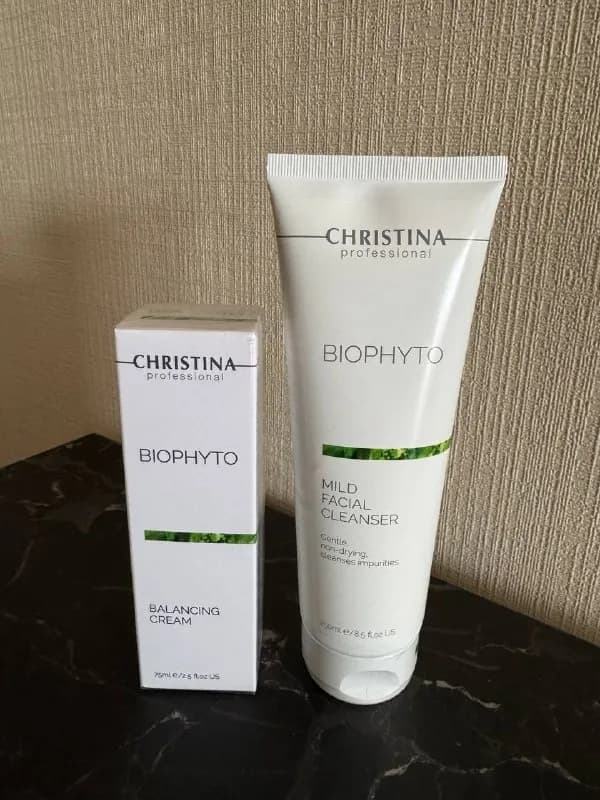 Christina, для чувствительной кожи (у меня склонная к розацеа, подбирала себе). — Батуми — 100 ₾