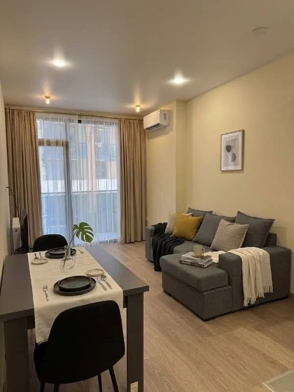 1+1 район парка Качинских — Батуми — 600 $