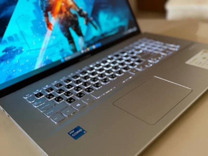 Asus VivoBook 17 — Батуми — 1,100 ₾