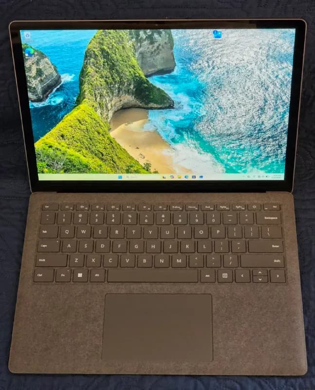 Microsoft Surface Laptop 4 | 13.5» 2256×1504 PixelSense Touch Display | Intel Core i5-1145G7 2.60GHz — Батуми — 900 ₾