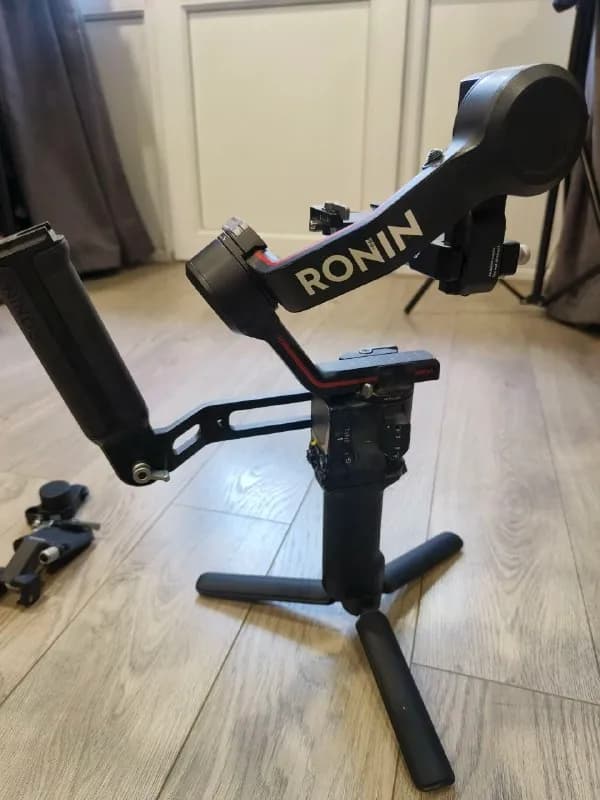 DJI RS 3 Combo, 3-Axis Gimbal Stabilizer for DSLR and Mirrorless Camera for Canon/Sony/Panasonic/Nik — Тбилиси — 1 200 ₾