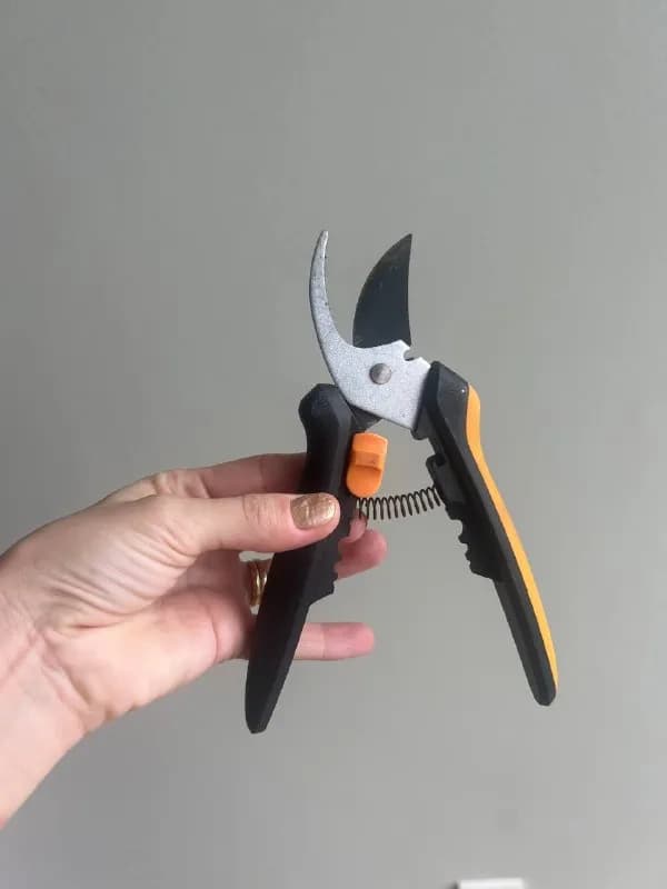Fiskars — 12 ₾ — Тбилиси — 12 ₾