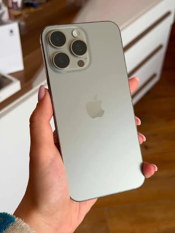 iPhone 15 pro max 256 гб — Тбилиси — 2 000 ₾